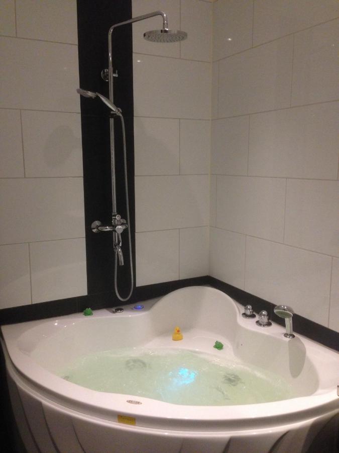 Beach Rose, 1 Free Parking, 2 Min. From Beach, Jacuzzi Нордвейк Екстер'єр фото